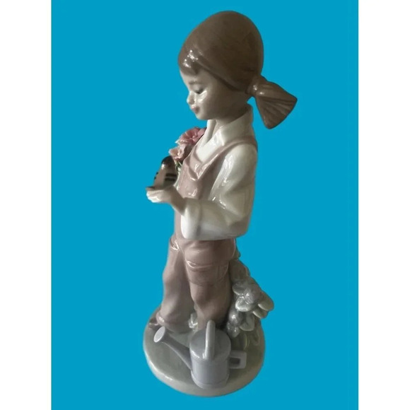 LLADRO “SPRING GIRL” PORCELAIN FIGURINE #5217 RETIRED- MINT New In Box. - Picture 4 of 7